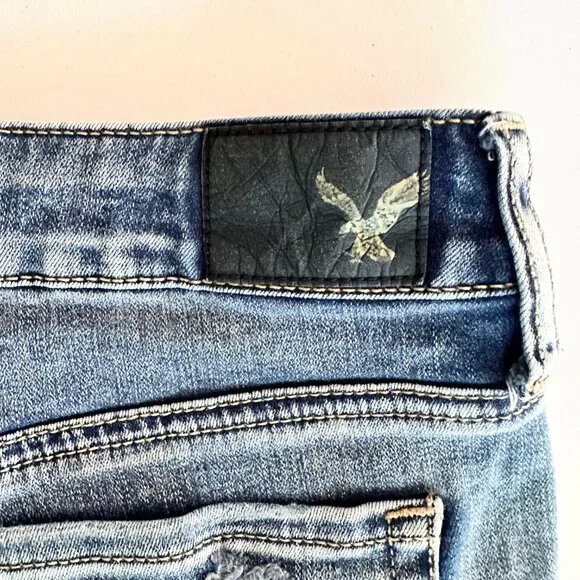 AMERICAN EAGLE DISTRESSED EXPOSED PINK POCKET SHORTIE JEAN SHORTS SIZE 14 - Picture 10 of 10